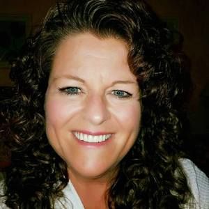 Meet your Posher, Connie