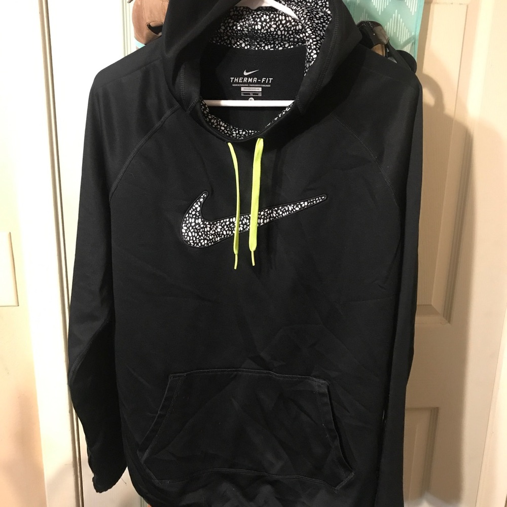 Thermafit Nike hoodie (Youth XL)
