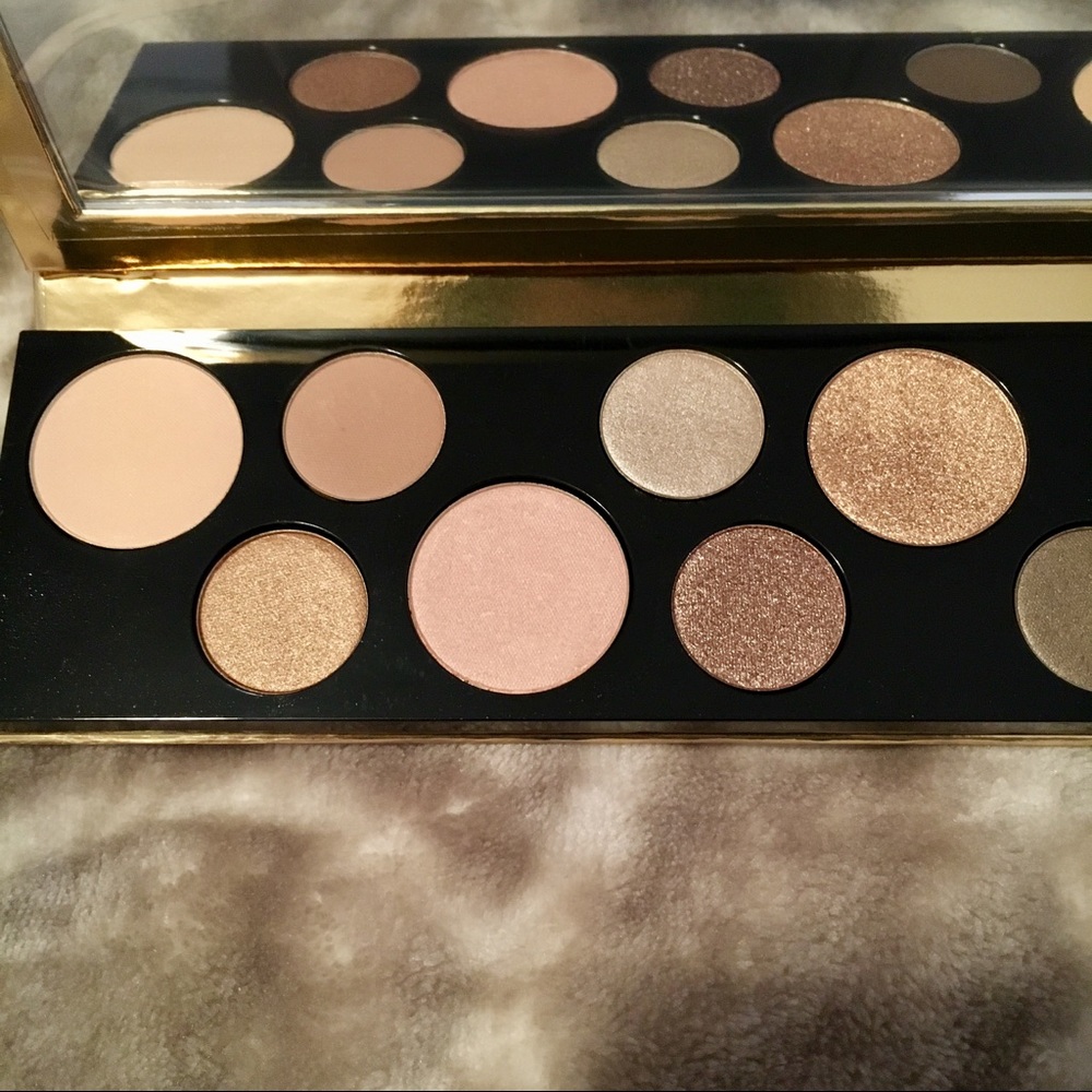 M•A•C Girls 'Power Hungry' Palette - Picture 4 of 7