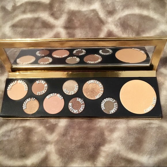 M•A•C Girls 'Power Hungry' Palette - Picture 3 of 7