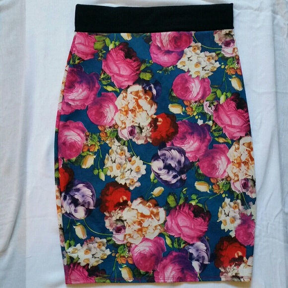 Floral Pencil Skirt - Picture 2 of 2