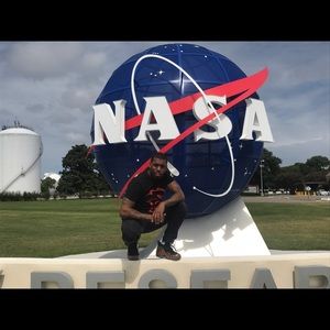 Meet your Posher, Louis