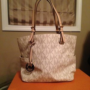 Michael Kors medium logo tote Michael Kors medium logo tote