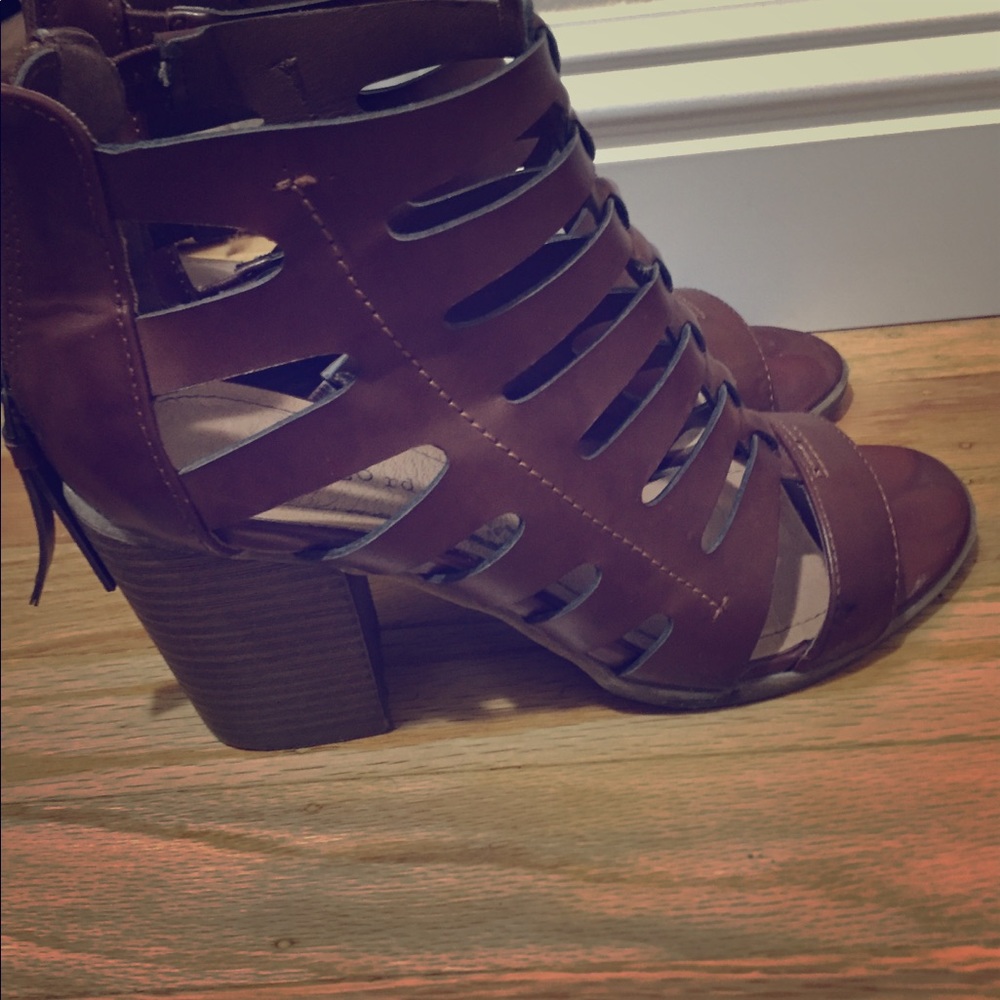 Everyday sandals