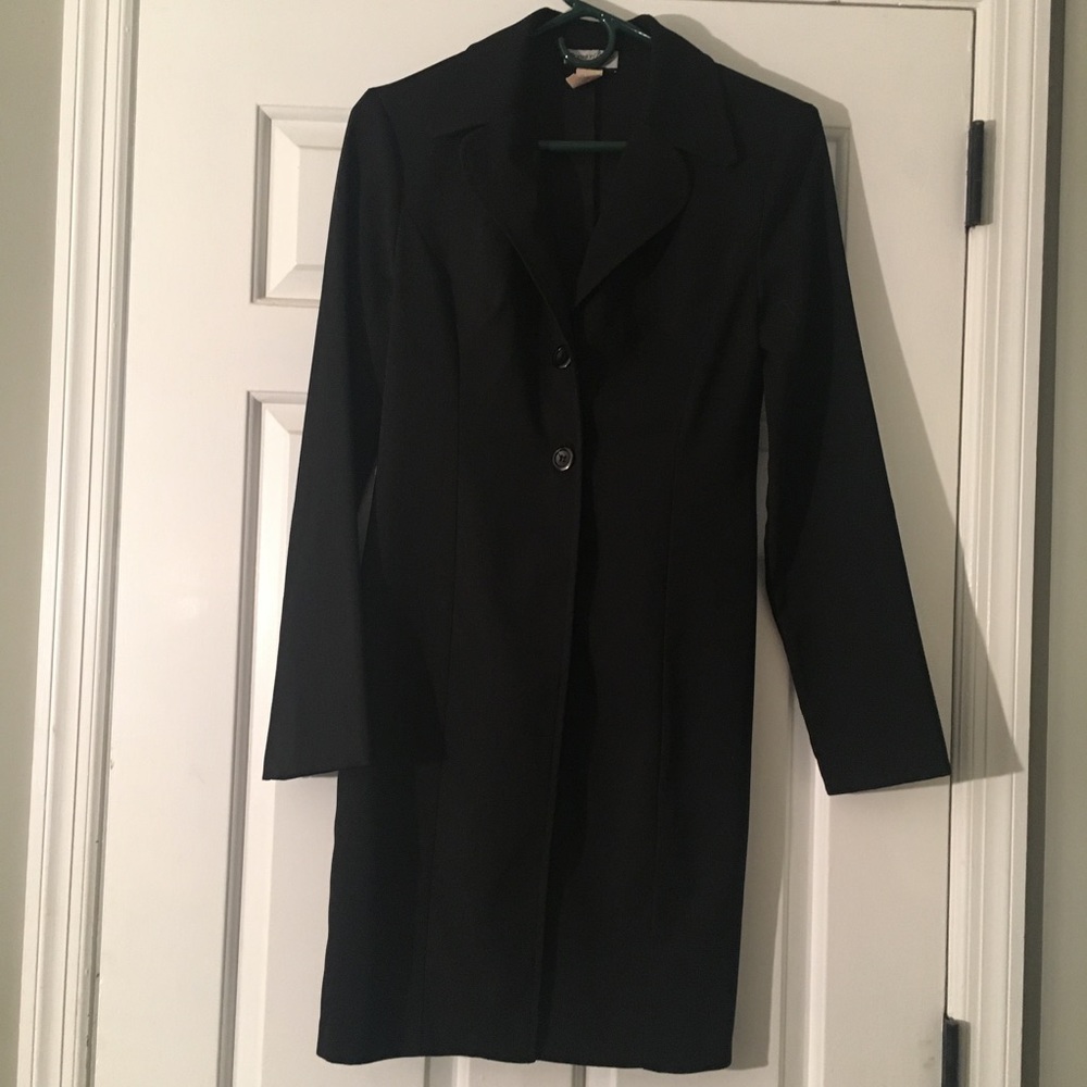Black dress coat ( not heavy)