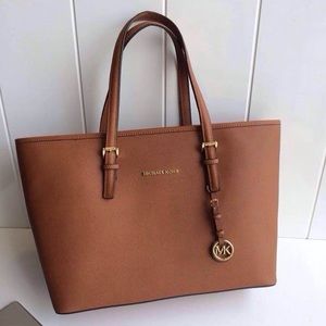 Michael Kors Jet Set Travel MD Tote Leather