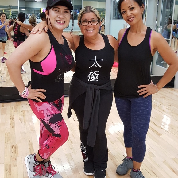 MEET THE POSHER! - Picture 3 of 4