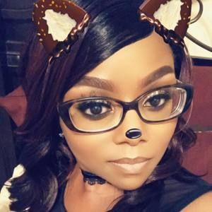 Meet your Posher, Gina