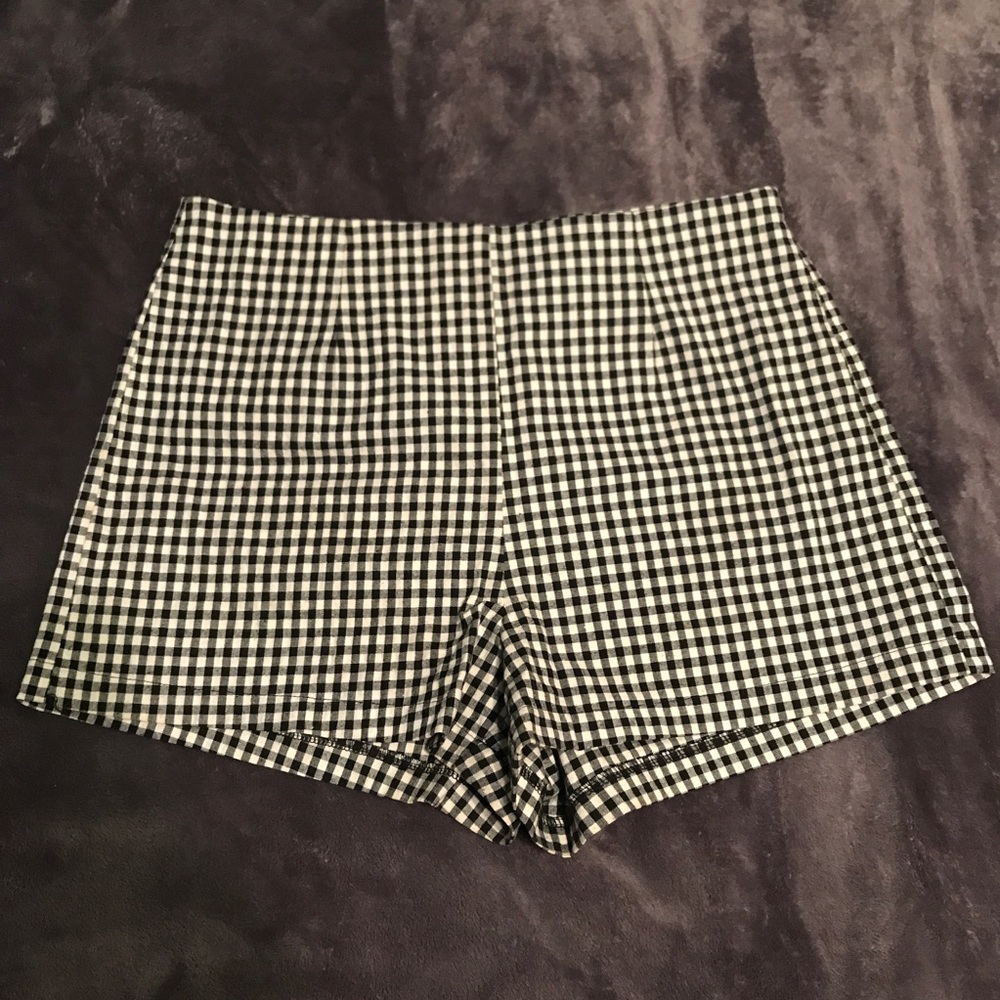 ✨SOLD✨Kendall & Kylie | Checkered Shorts