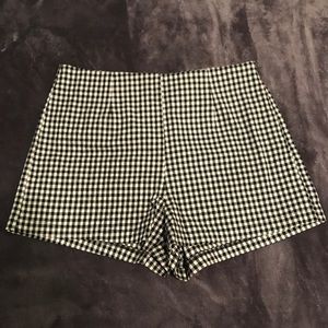 ✨SOLD✨Kendall & Kylie | Checkered Shorts