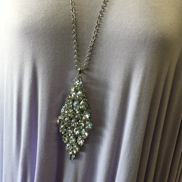 Crystal Cluster Marquise Long Chain Neck Set. - Picture 4 of 6