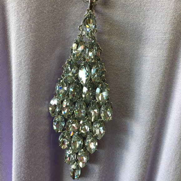 Crystal Cluster Marquise Long Chain Neck Set. - Picture 5 of 6