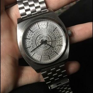 Nixon watch (time teller)
