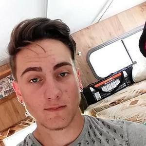 Meet your Posher, Everett