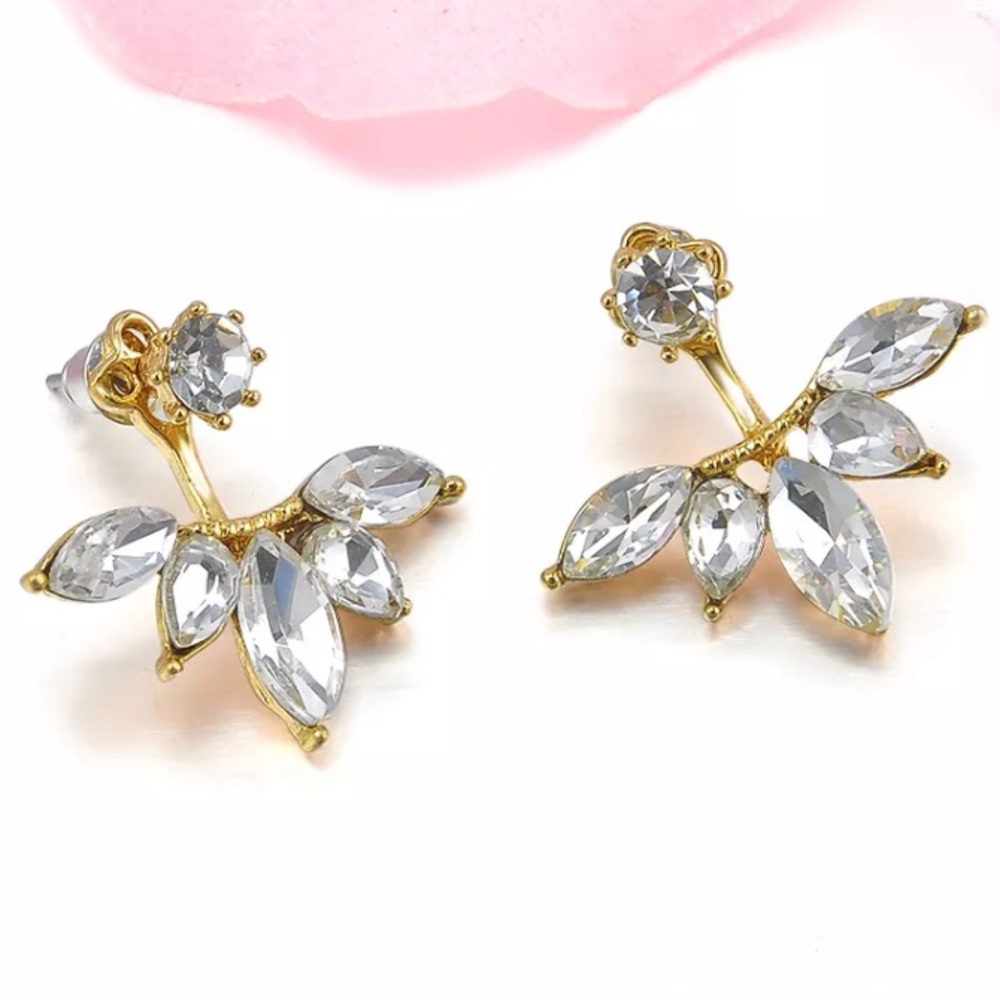 New~ 💐Fairy Flower Boho Stud Earrings << - Picture 4 of 6