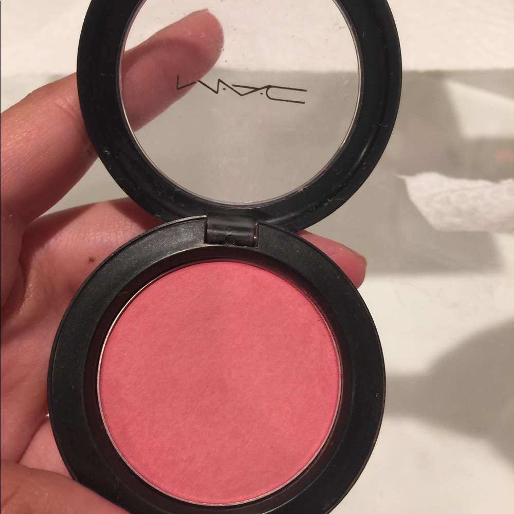 Pre-loved MAC Fleur Power Blush