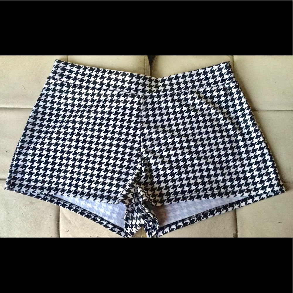 BLACK STAR houndstooth mini shorts (never worn)