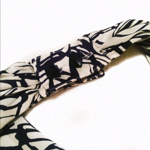 ‼️PRICE DROP‼️ BCBGeneration Wrap-Front Halter - Picture 3 of 3