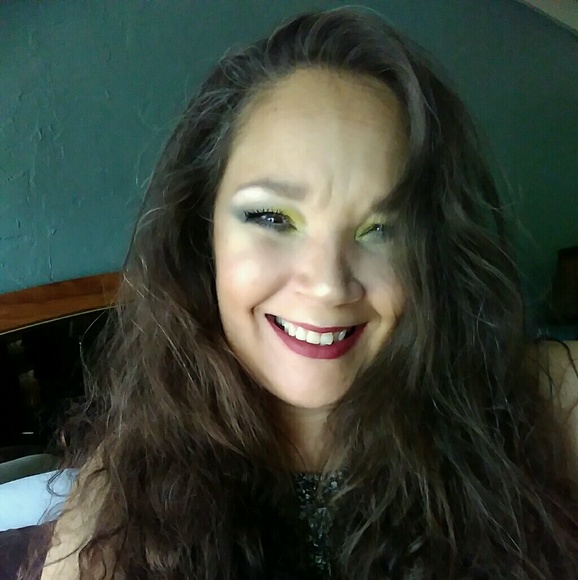 Meet your Posher, Deanna - Picture 1 of 1