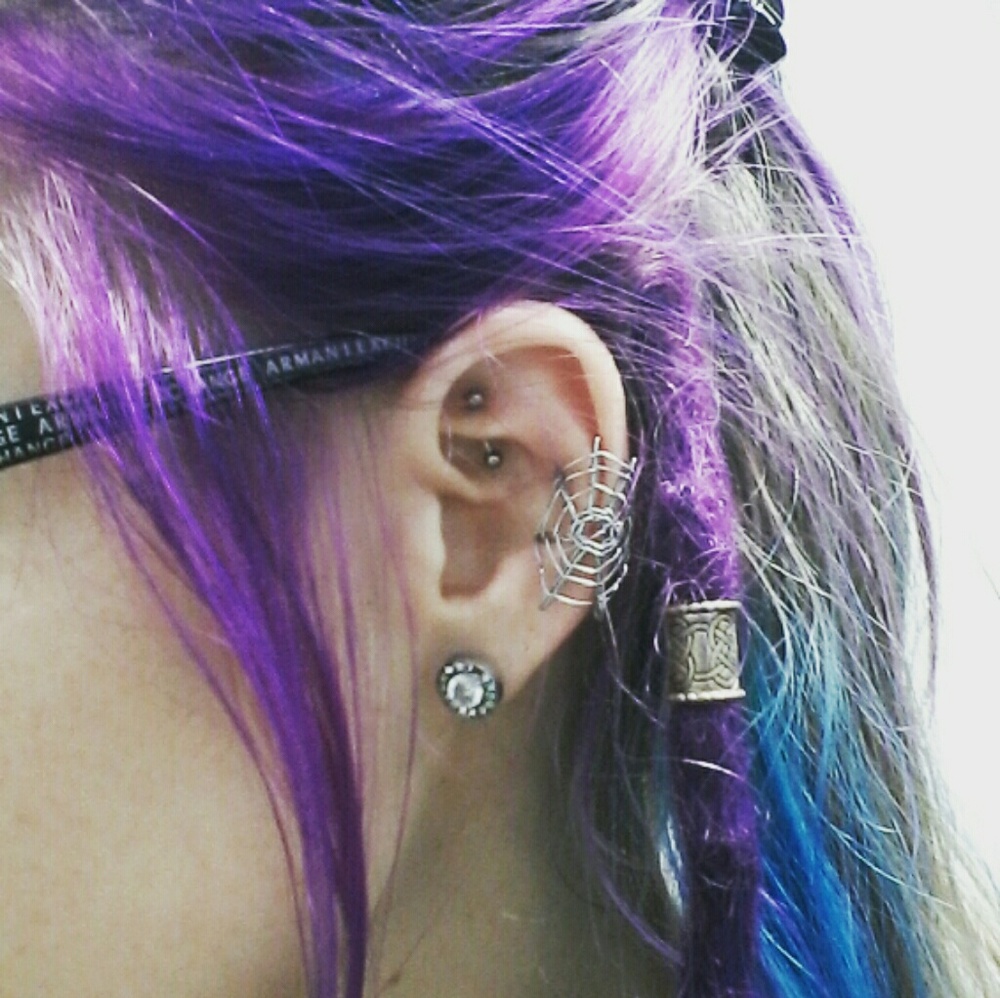 CUSTOM Spiderweb Earrcuffs!! 🕸🕷