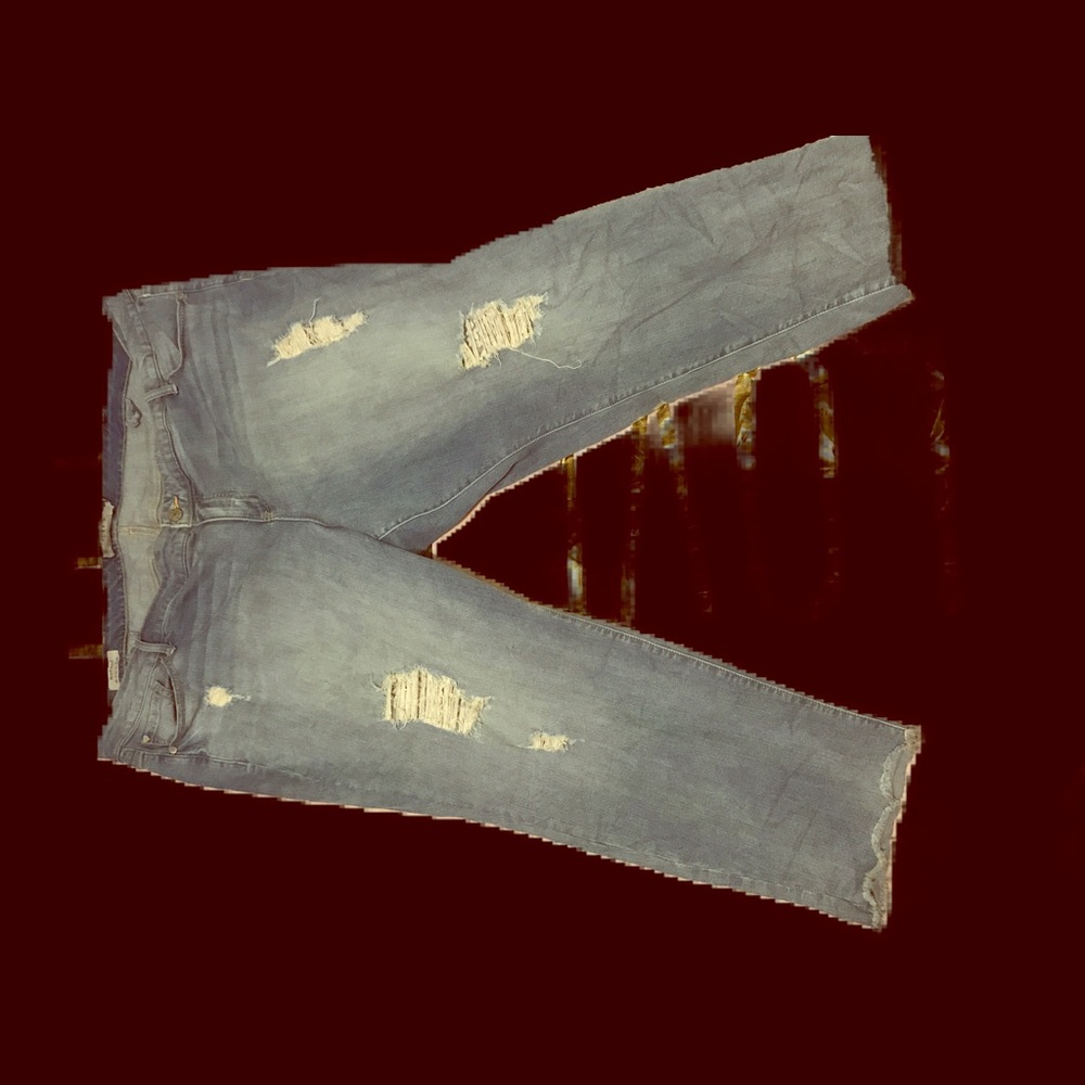 Distressed boyfriend jeans