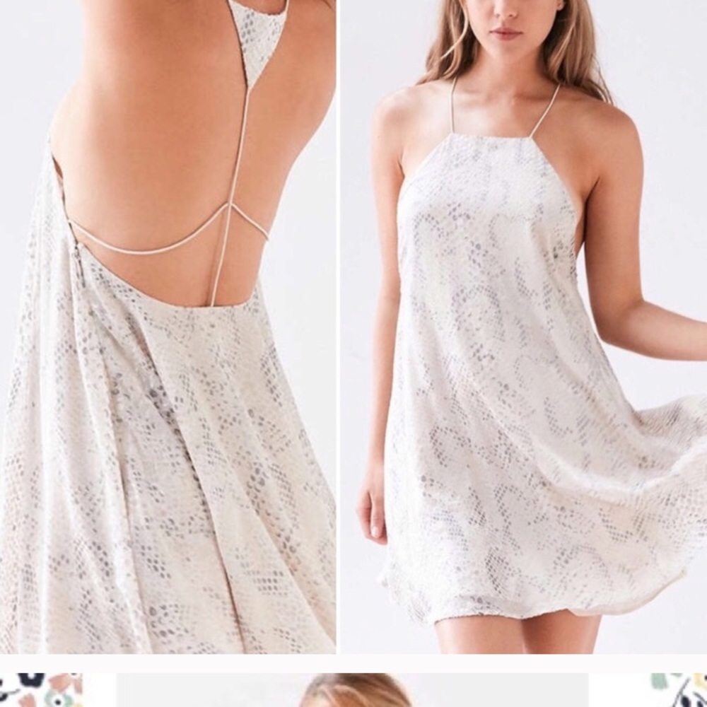 Chiffon flowy dress with open back