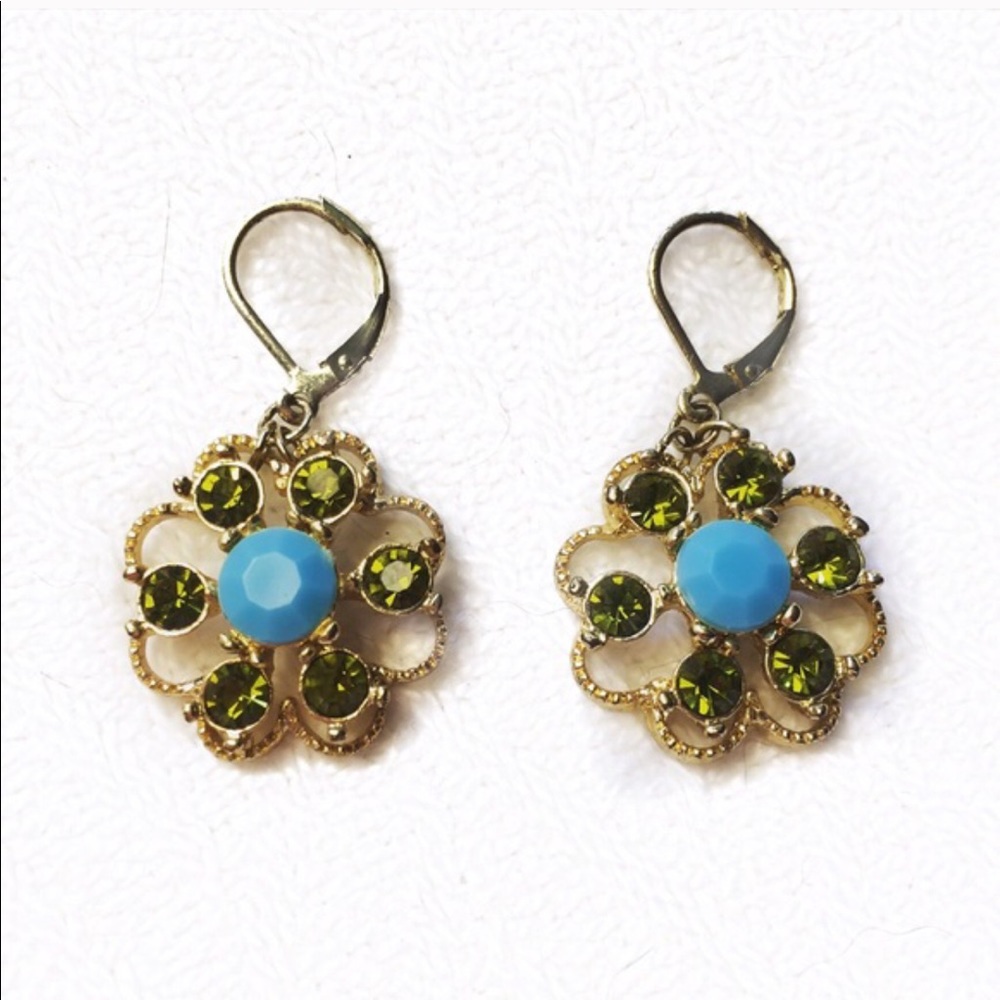 ‼️PRICE DROP‼️ Flower Dangle Earrings