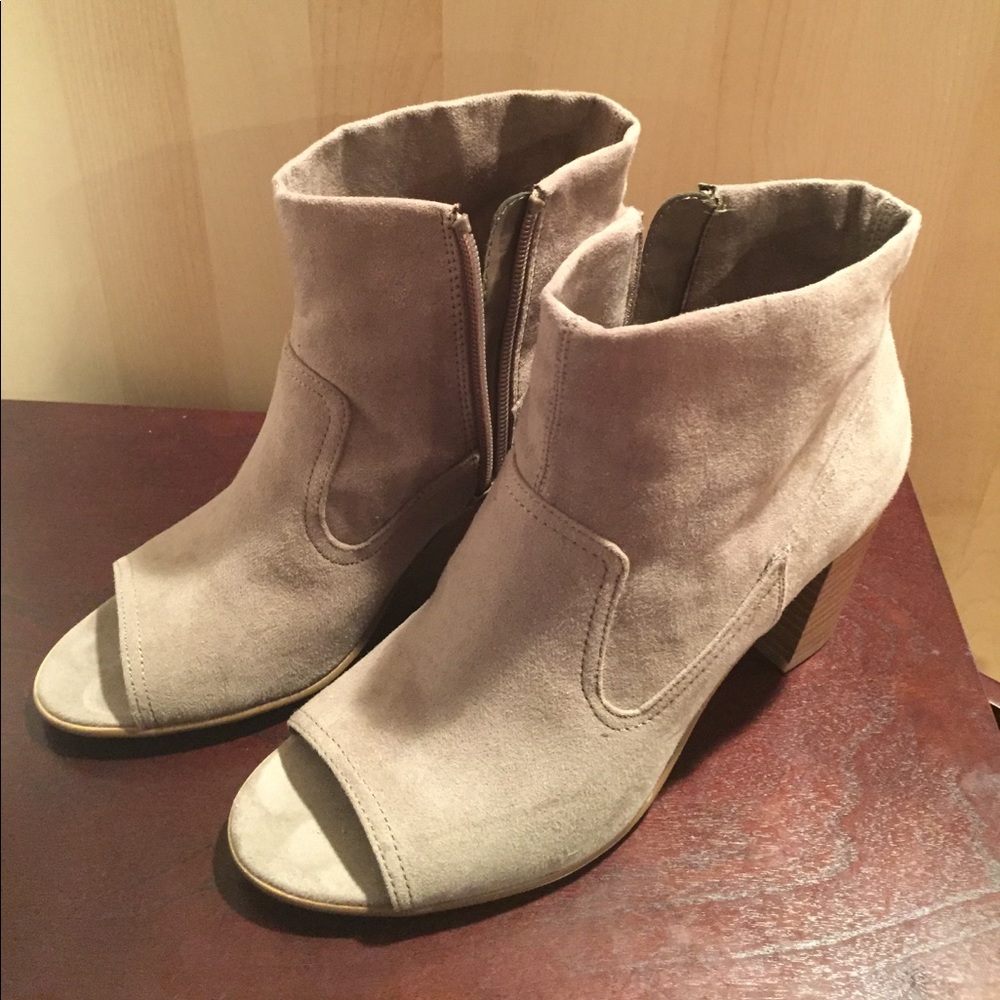 Dazzle Microfiber Bootie by Fergalicious