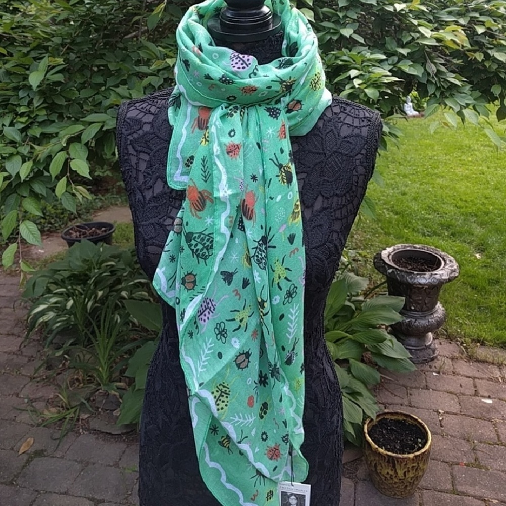 Adorable Green Bug Scarf! *Back in Stock*