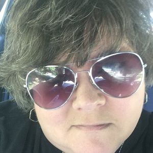 Meet your Posher, Beverly