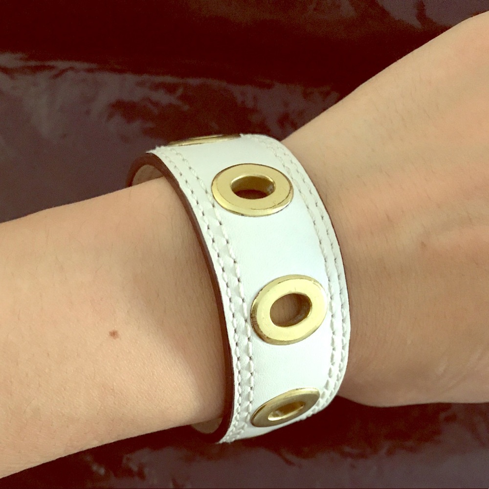 Coach leather grommet bracelet cream/ gold