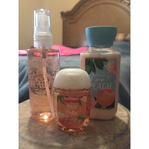 BRAND NEW BATH AND BODY WORKS PEACH SET BRAND NEW BATH AND BODY WORKS PEACH SET