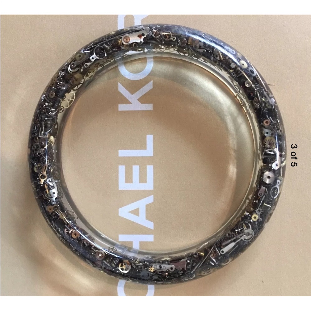 🚫SOLD 🚫  Steampunk Gears And Cogs Resin Bangle - Picture 3 of 5