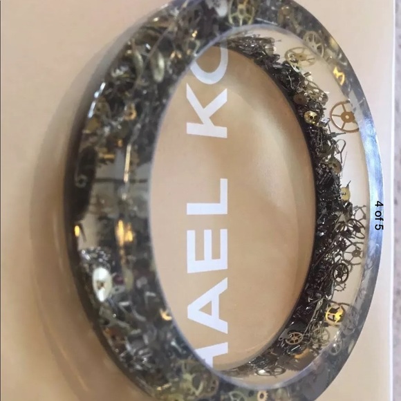 🚫SOLD 🚫  Steampunk Gears And Cogs Resin Bangle - Picture 4 of 5