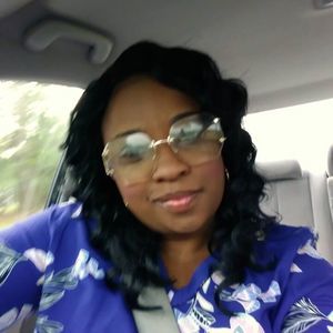 Meet your Posher, Danielle battle