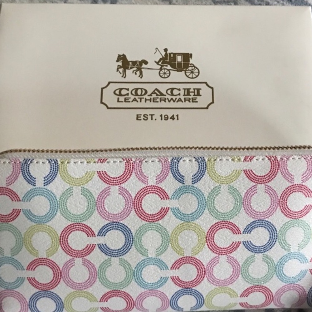 💜💚💙💛Authentic COACH wallet💜💚💙💛 super cute