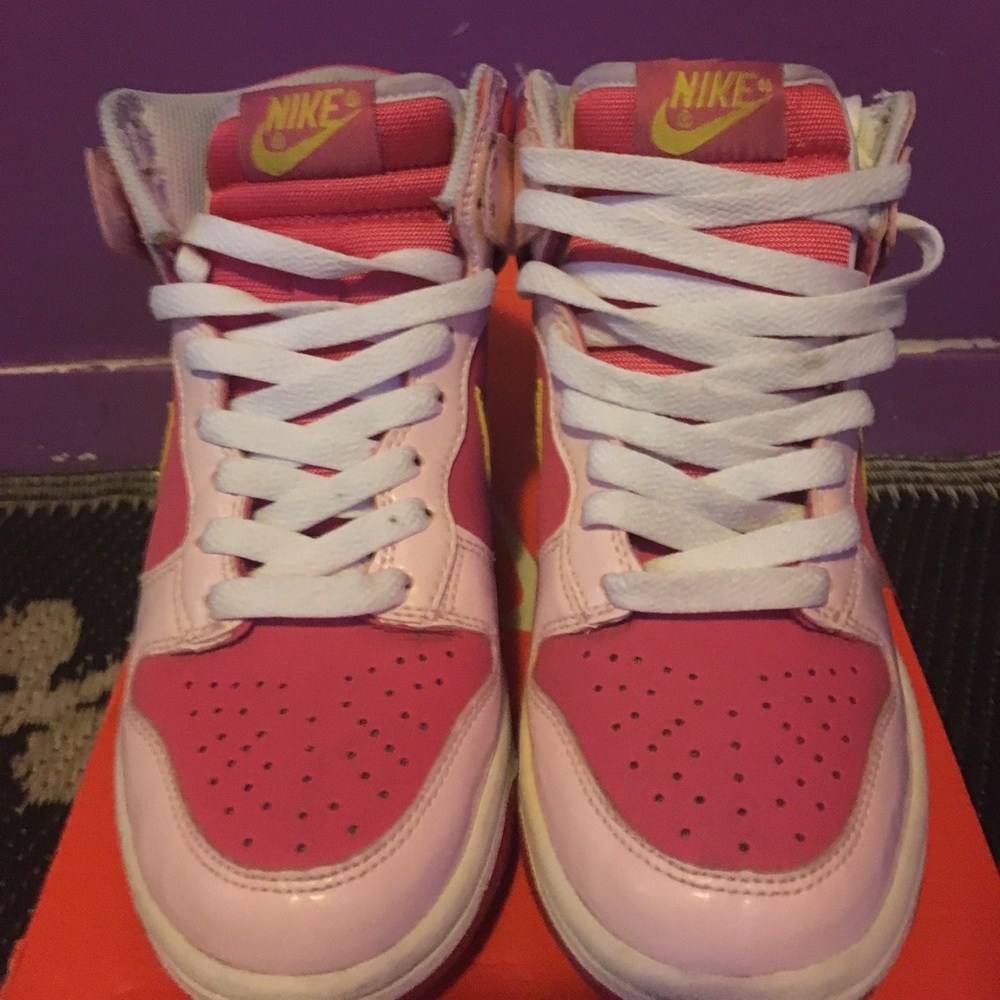 Nike hightop sneakers