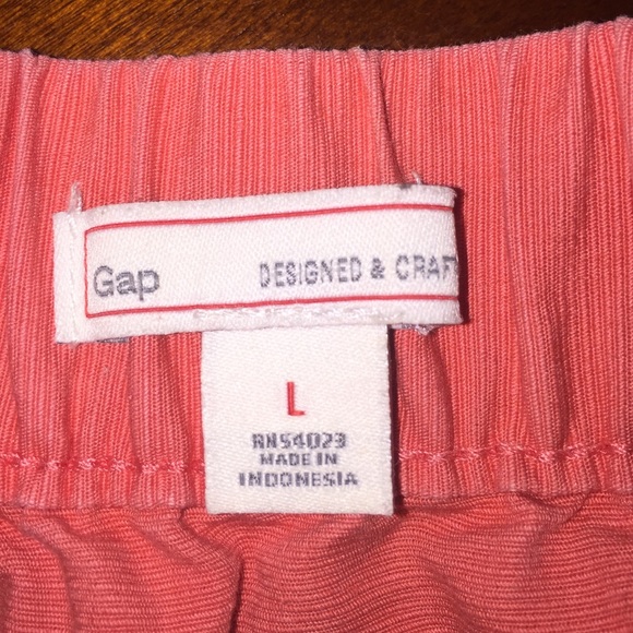 EUC coral GAP skirt with pockets. L - Picture 3 of 6