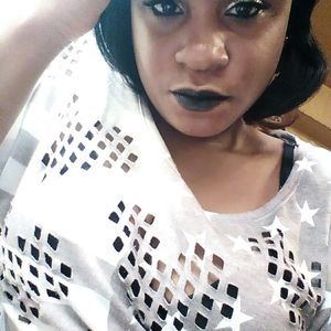 Meet your Posher, Monique