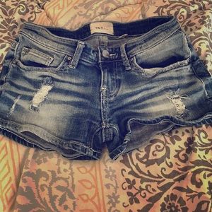 ACCEPTING OFFERS! BKE Stella shorts