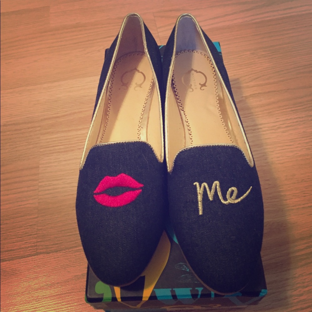 "Kiss Me" flats