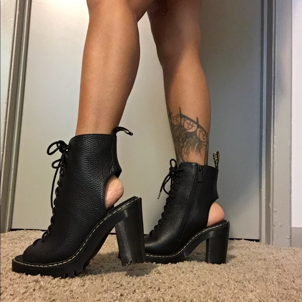 Dr.Martens Carmelita Booties