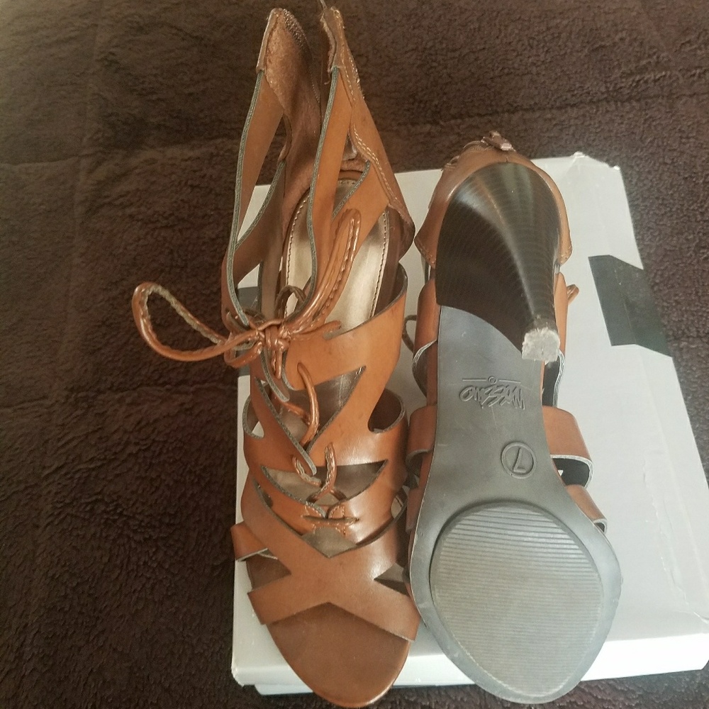 Shoes - Picture 2 of 5