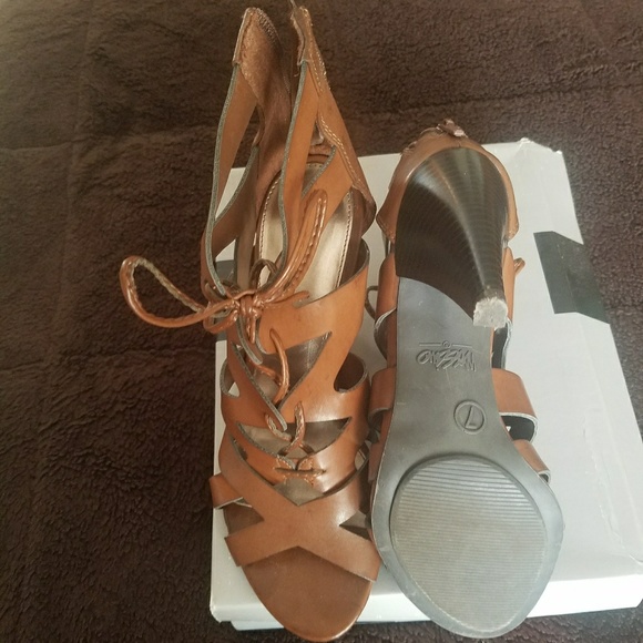 Shoes - Picture 2 of 5