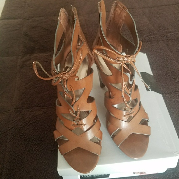 Shoes - Picture 4 of 5