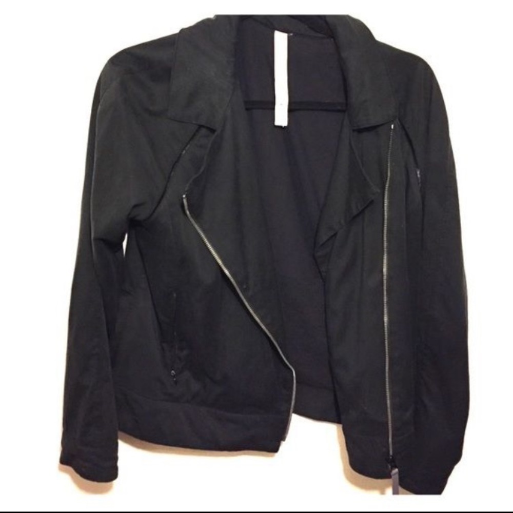Lightweight zip up jacket from lululemon