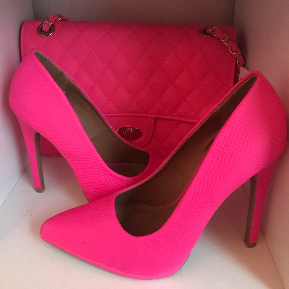 Pink pointy toe heels