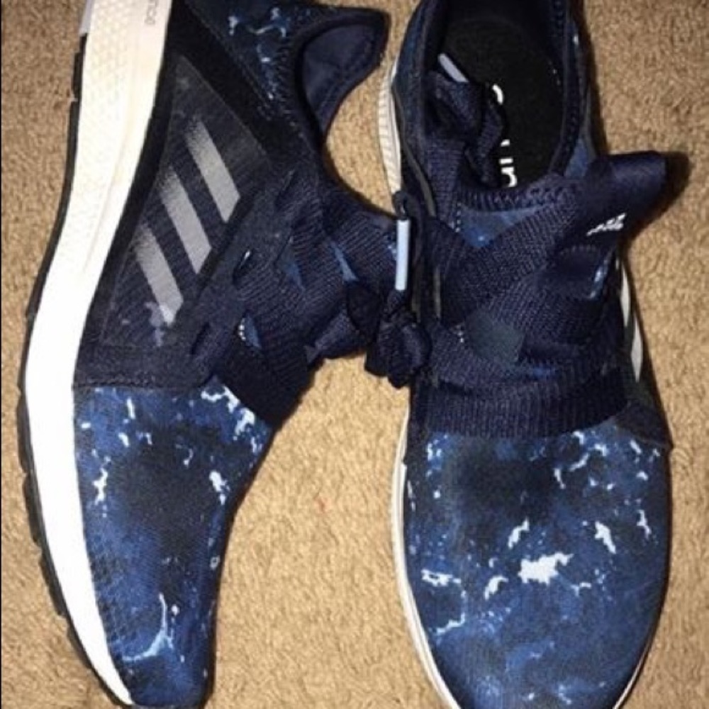 Women’s Adidas size 10