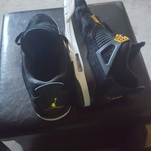 Jordan retro 4 royalty