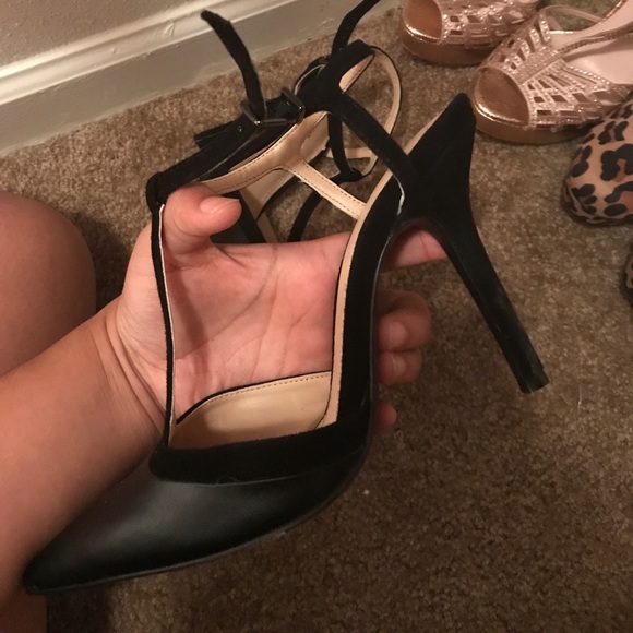 Bcbg ponty toe heels - Picture 2 of 3